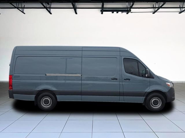 Used 2023 Mercedes-Benz Sprinter 2500 image 3