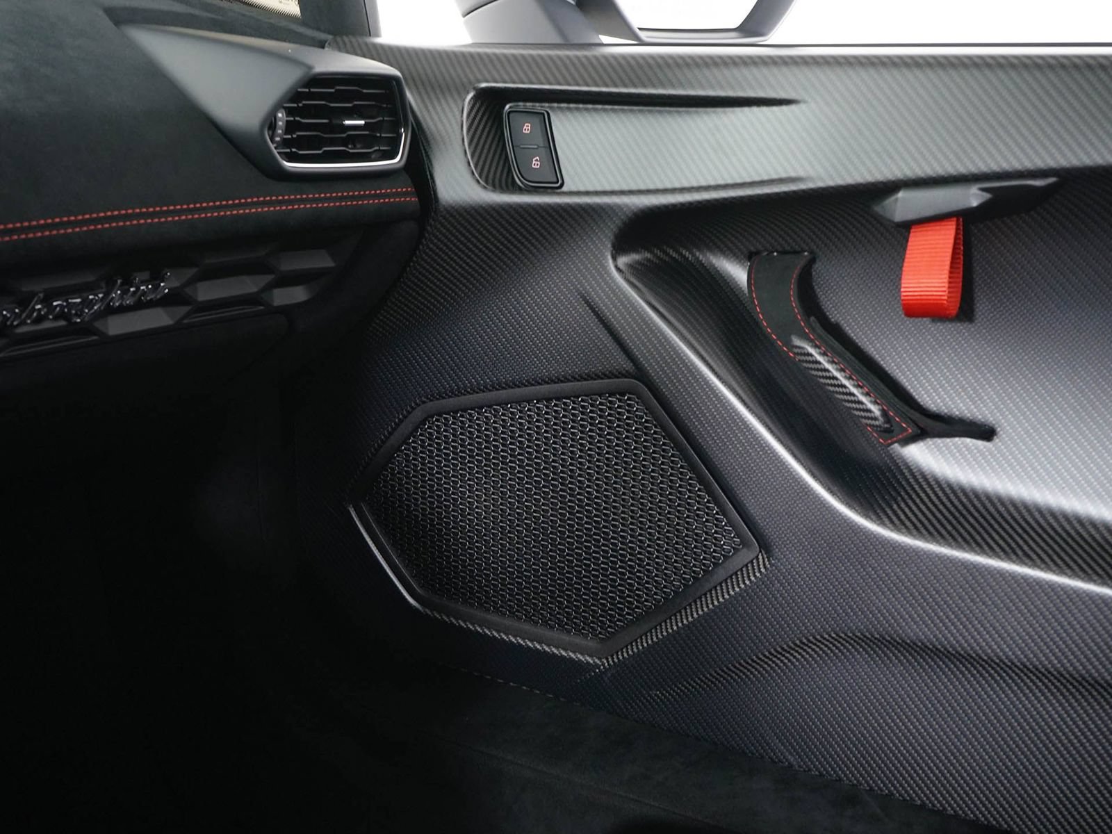 Used 2022 Lamborghini Huracan STO RWD image 23