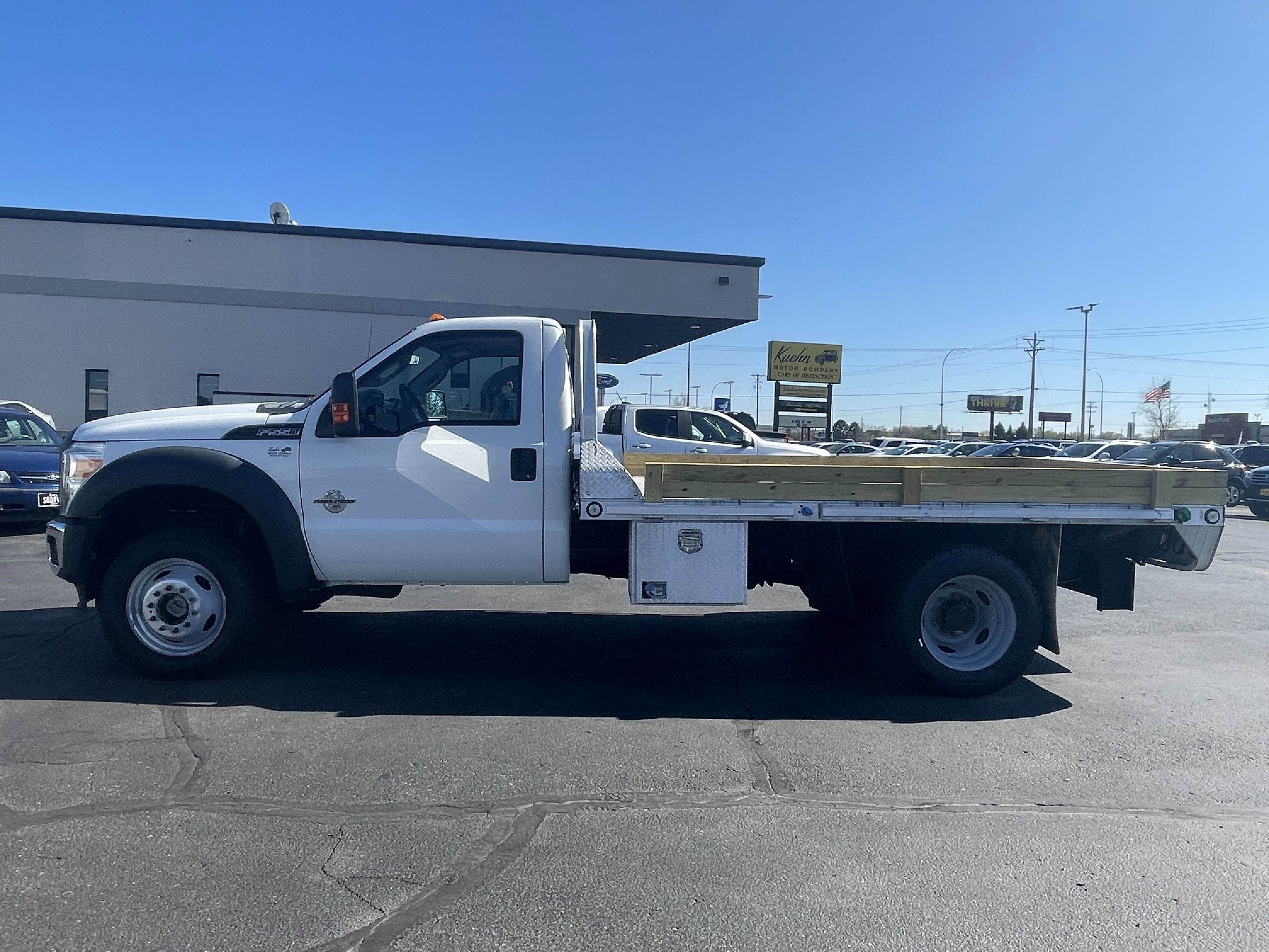 Used 2014 Ford F550 4x4 Regular Cab Super Duty image 5