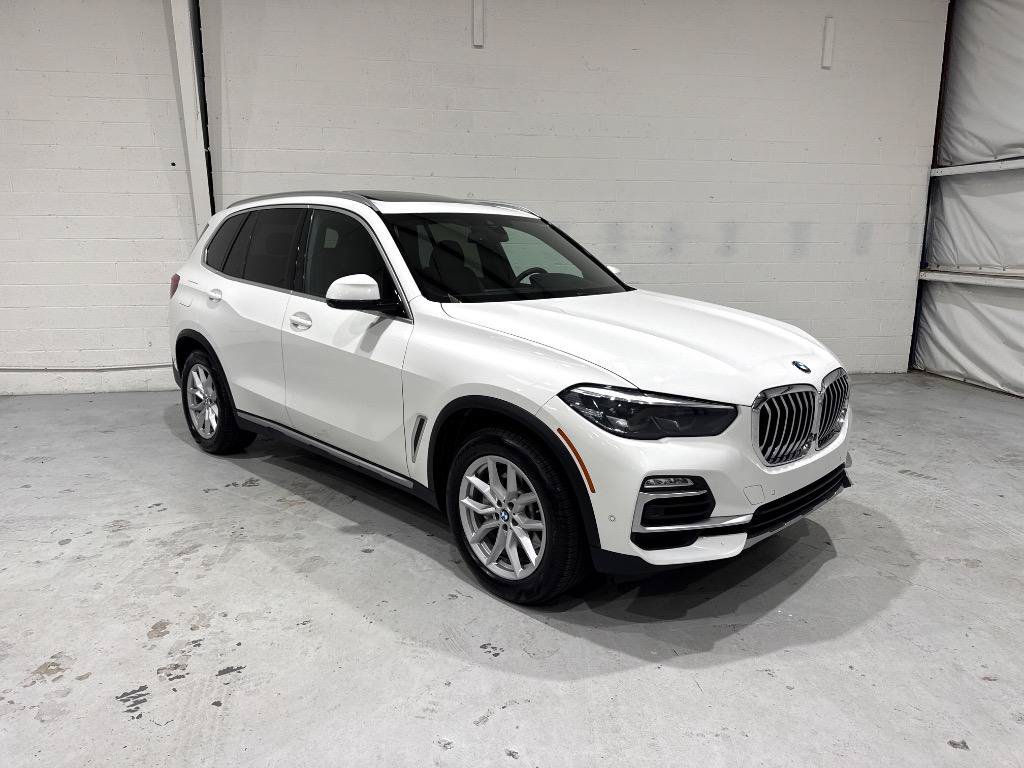 Used 2019 BMW X5 xDrive40i w/ Premium Package 2 AWD/4WD image 4