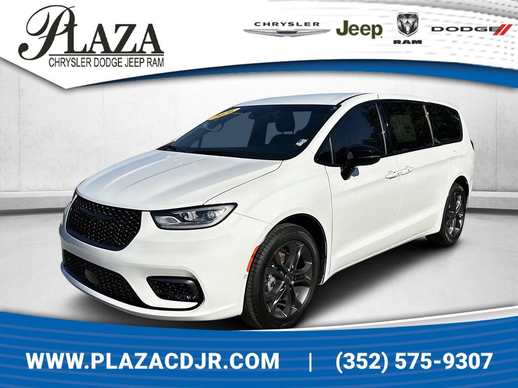 New 2026 Chrysler Pacifica Select