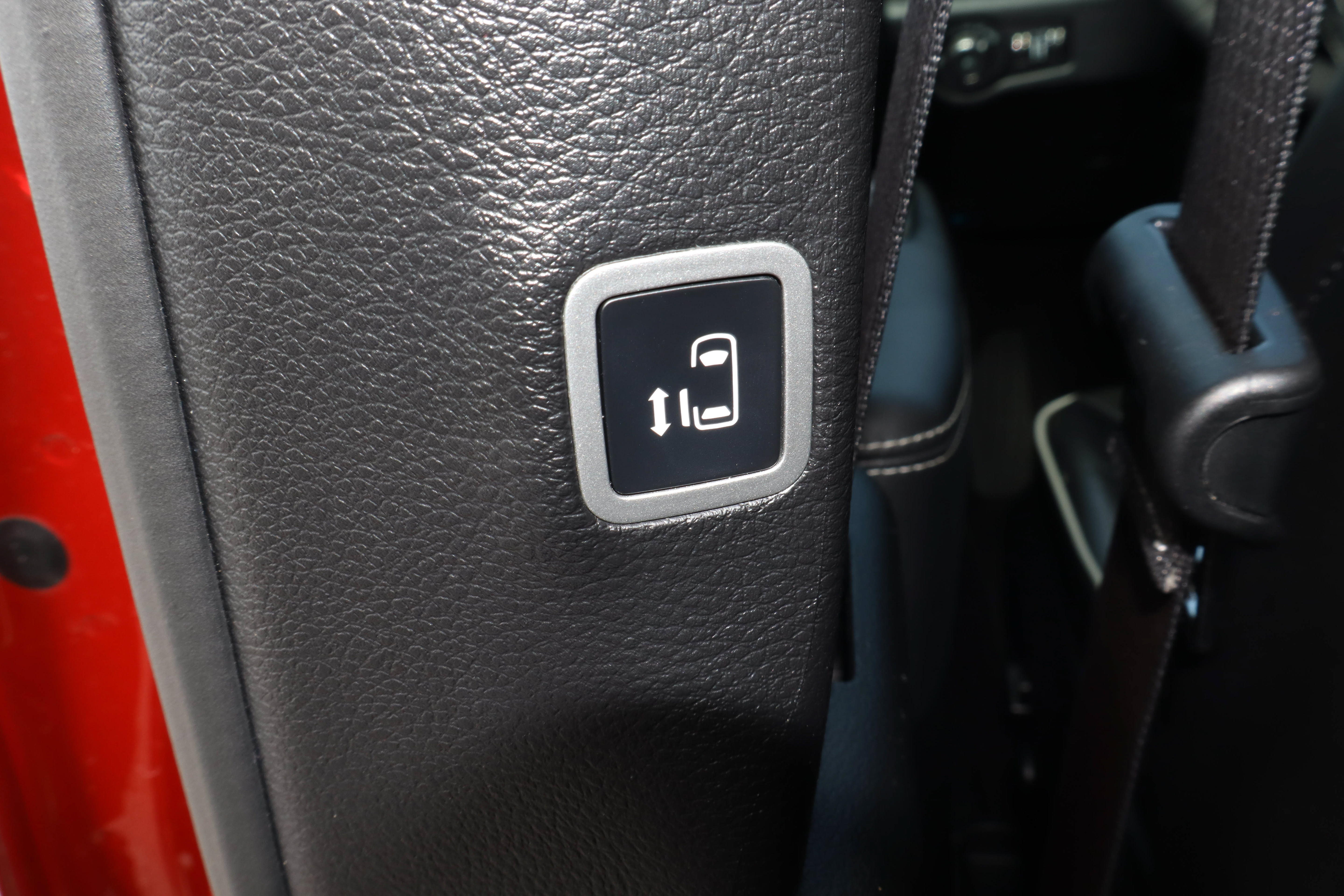 Used 2025 Chrysler Pacifica Limited FWD image 20