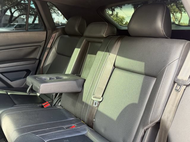 Used 2020 Volkswagen Atlas Cross Sport SE w/ Panoramic Sunroof Package FWD image 17