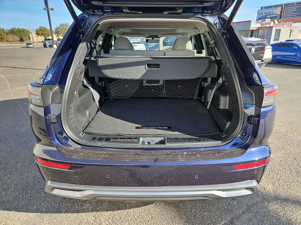 New 2026 Mitsubishi Outlander SE image 19