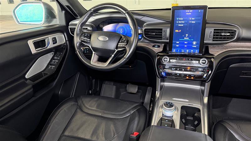 Used 2021 Ford Explorer Platinum w/ Equipment Group 601A AWD/4WD image 15