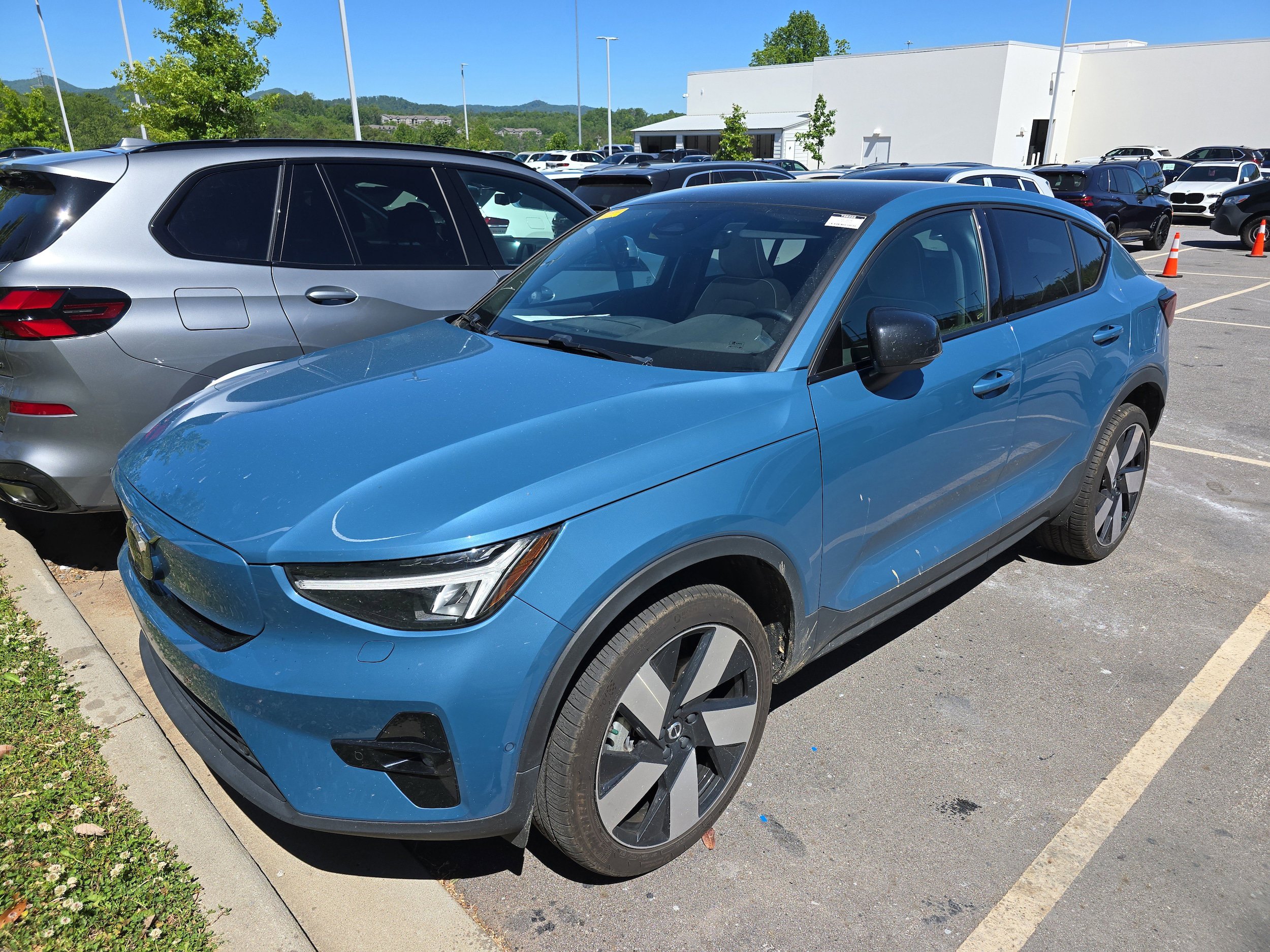 Used 2023 Volvo C40 P8 Recharge Ultimate AWD/4WD image 4