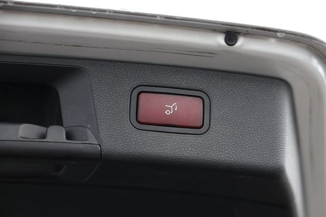Used 2010 Mercedes-Benz GLK 350 2WD w/ Multimedia Pkg image 27