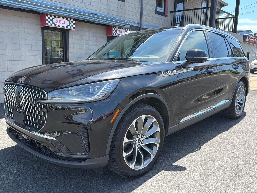 Used 2025 Lincoln Aviator Reserve AWD/4WD image 1