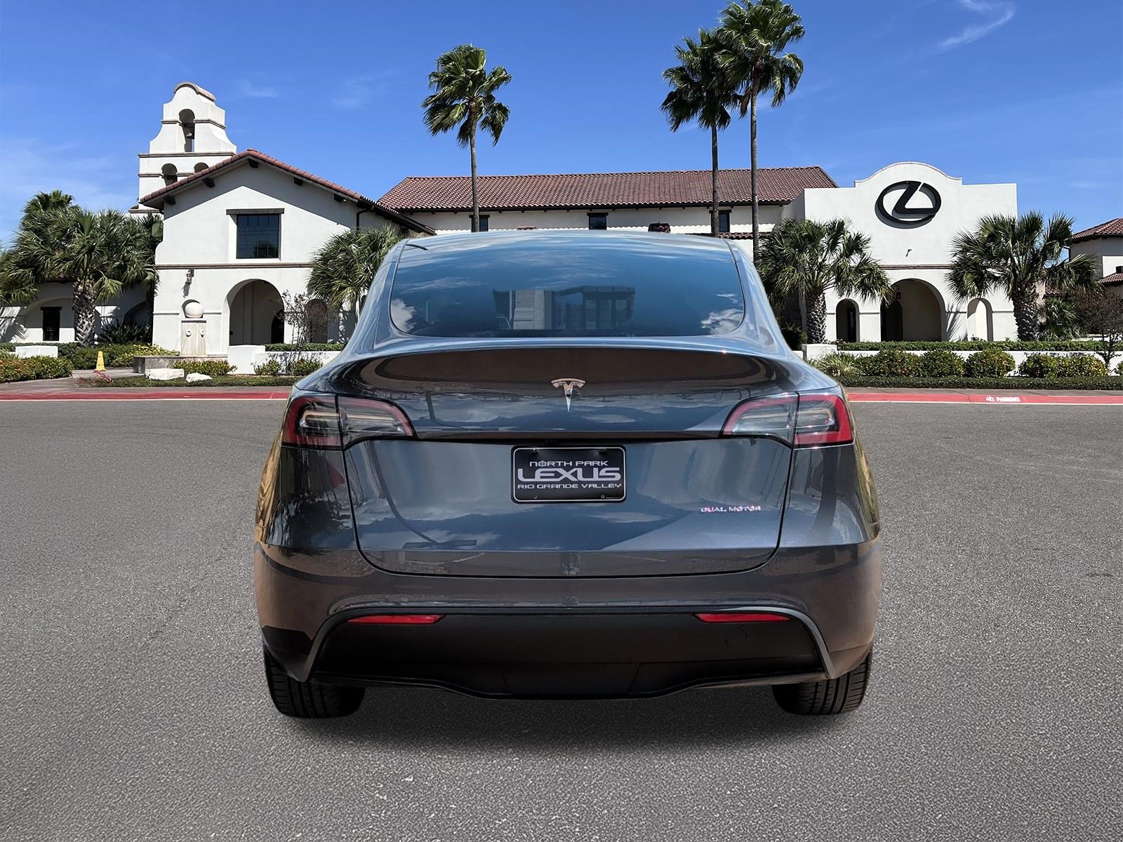 Used 2023 Tesla Model Y Long Range AWD/4WD image 3