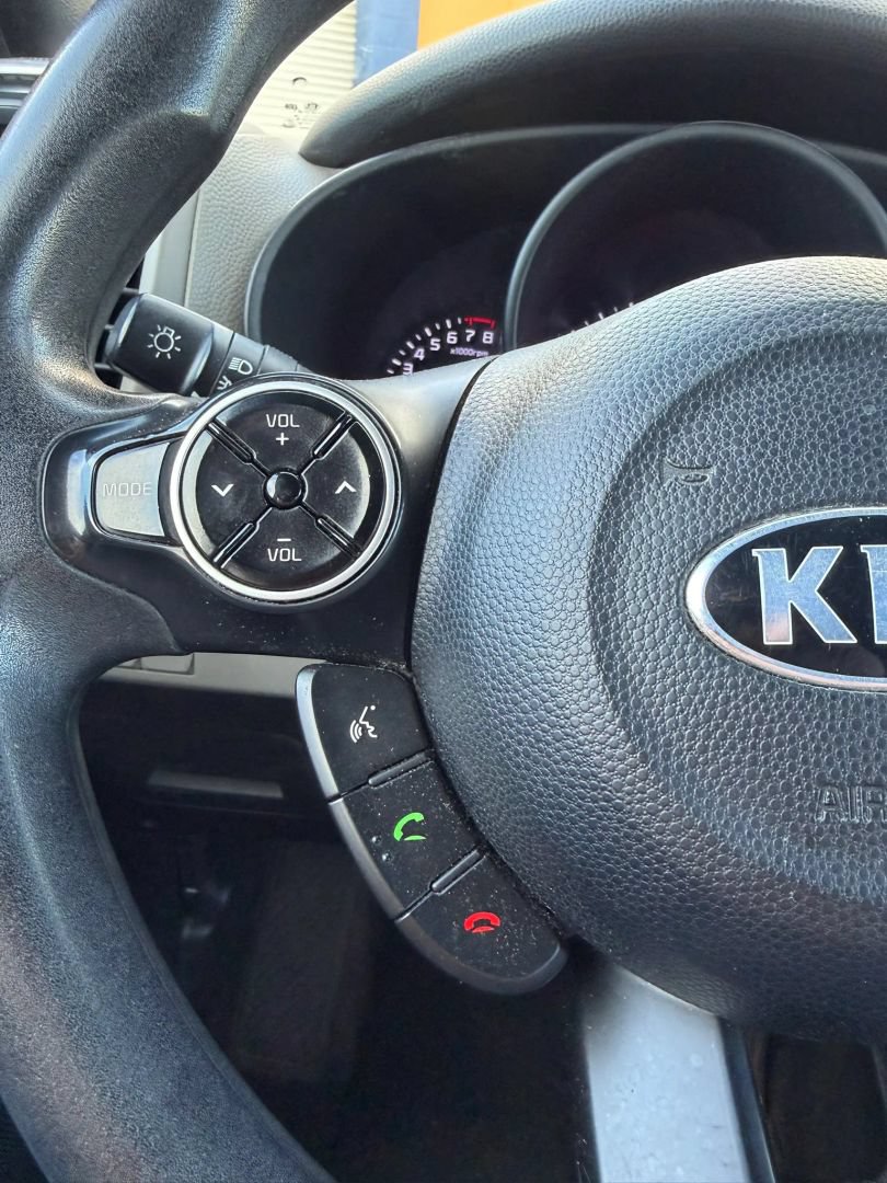 Used 2014 Kia Soul + FWD image 22