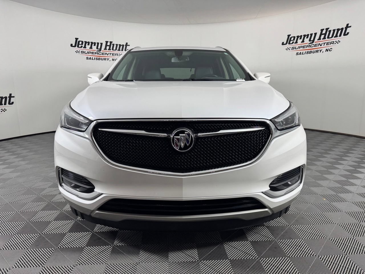 Used 2019 Buick Enclave Essence w/ LPO, Luxury Package FWD image 4