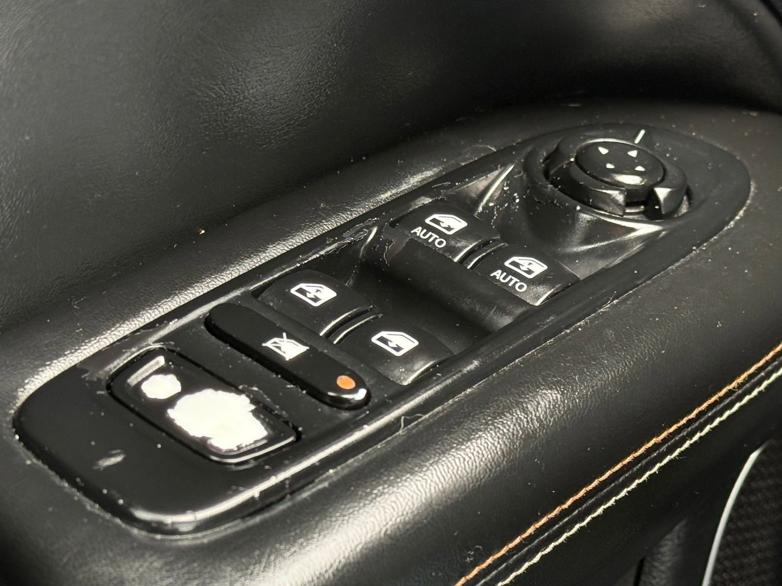 Used 2018 Jeep Compass Latitude FWD image 31