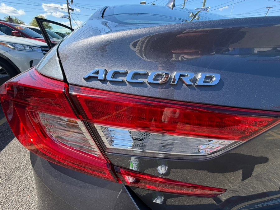 Used 2018 Honda Accord EX image 16