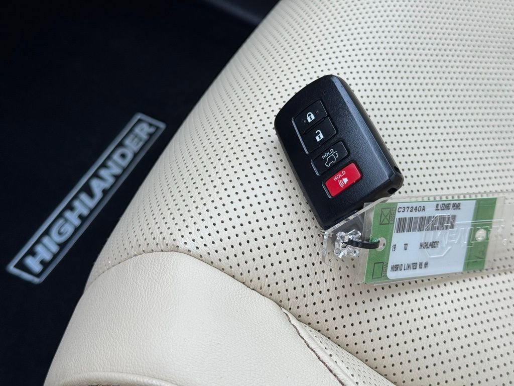 Used 2019 Toyota Highlander Limited Platinum image 43