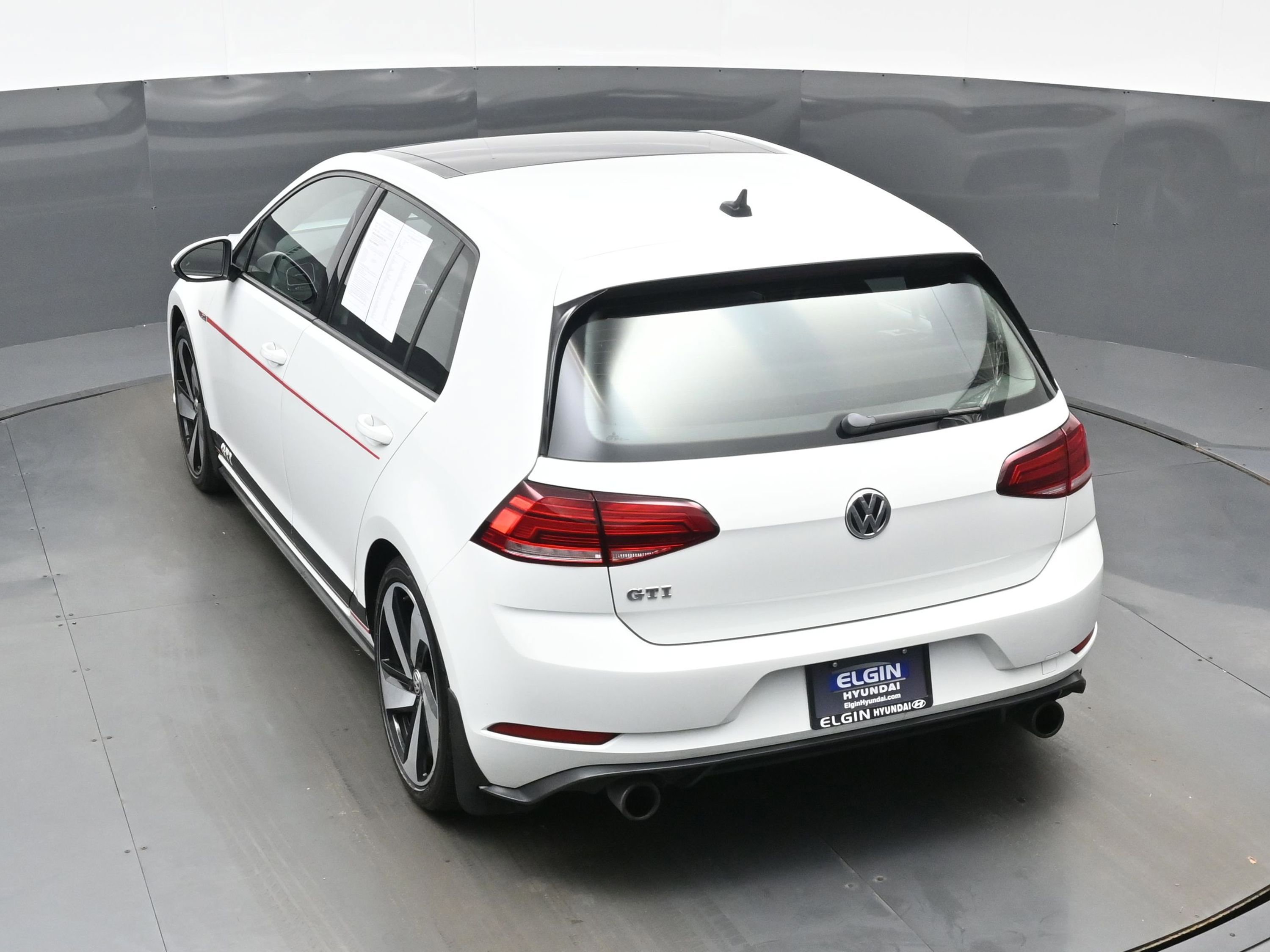 Used 2018 Volkswagen GTI SE FWD image 36