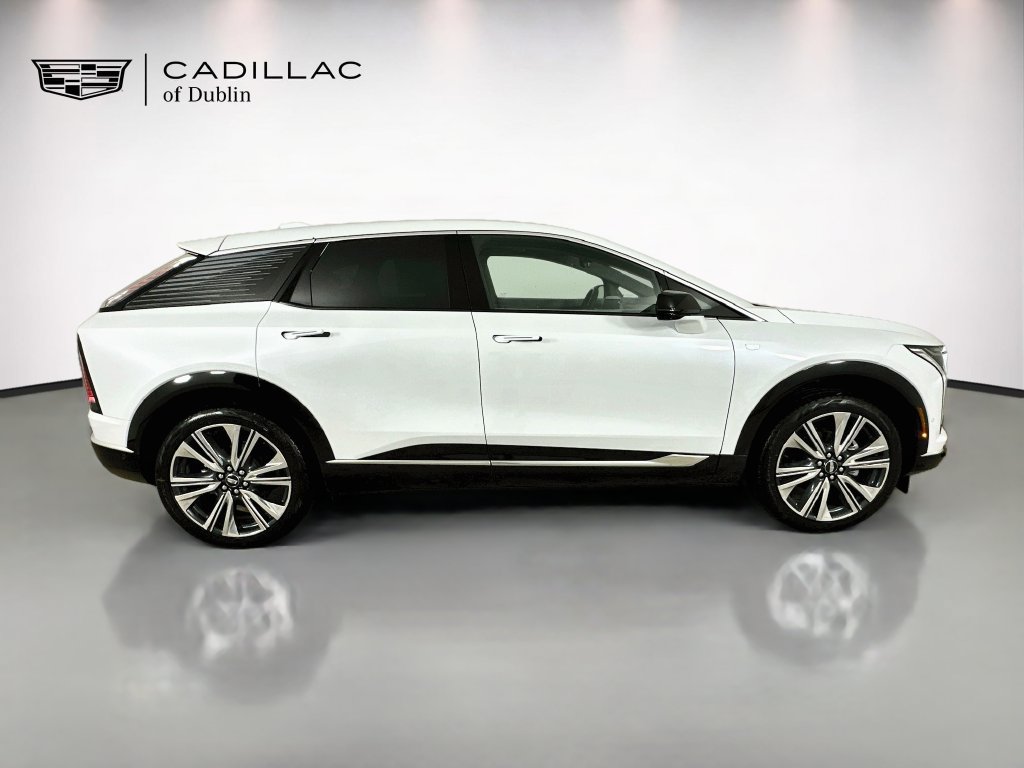 New 2027 Cadillac Optiq Premium Luxury w/ LPO, Floor Liner Package AWD/4WD image 4