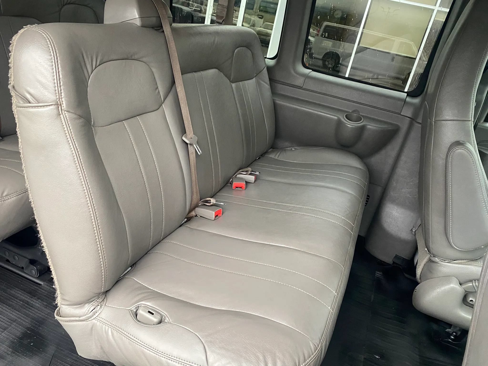 Used 2018 Chevrolet Express 3500 LS RWD image 26