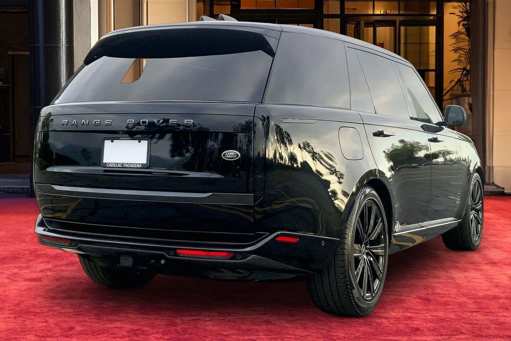 Used 2023 Land Rover Range Rover Long Wheelbase Autobiography image 6
