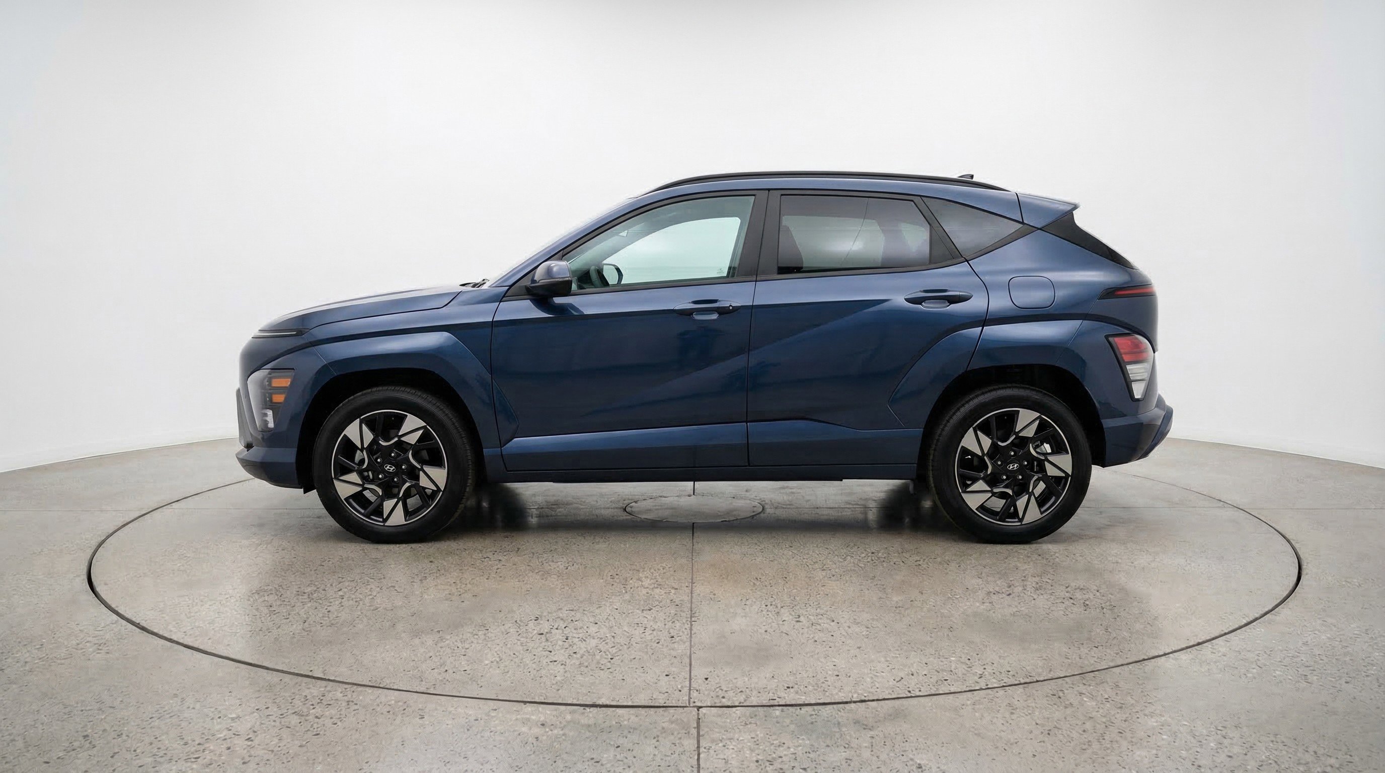 Used 2025 Hyundai Kona SEL image 5