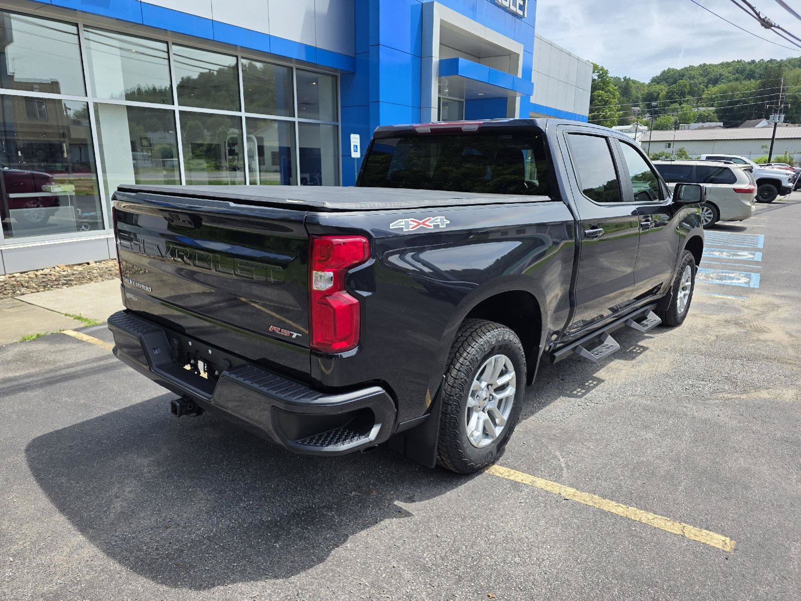 Used 2024 Chevrolet Silverado 1500 RST w/ Max Trailering Package AWD/4WD image 8