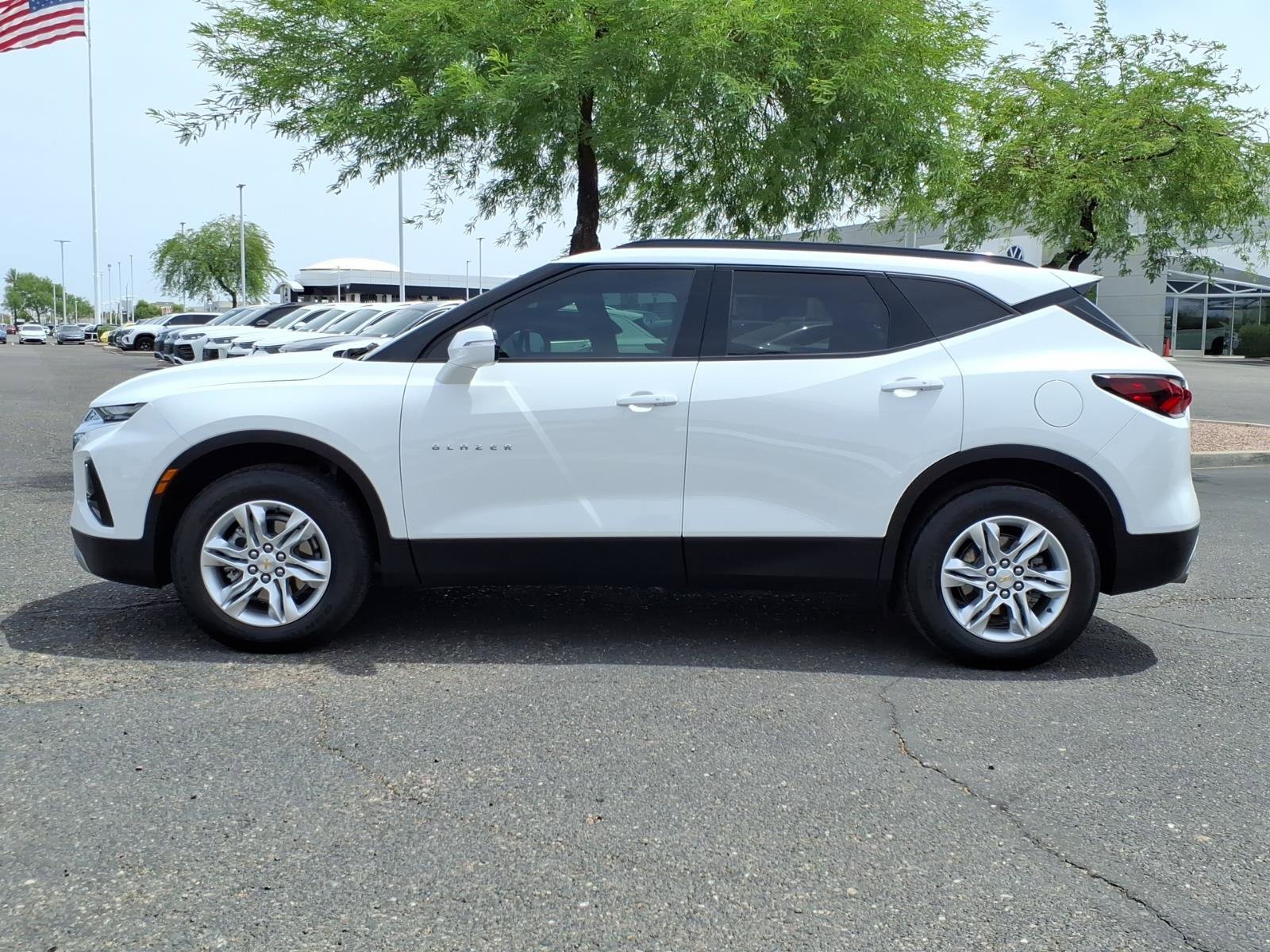 Used 2022 Chevrolet Blazer LT FWD image 2