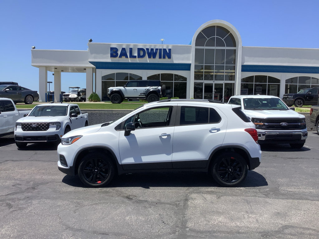 Used 2020 Chevrolet Trax LT w/ Redline Edition AWD/4WD image 4