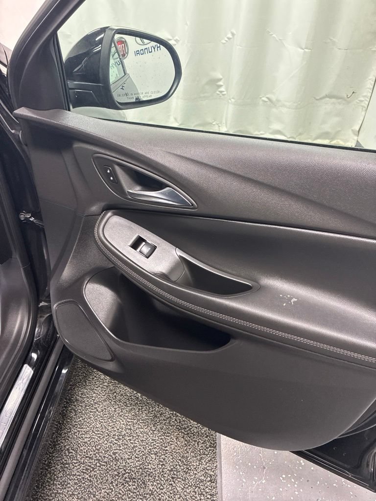 Used 2023 Buick Encore GX Select w/ Experience Buick Package FWD image 32