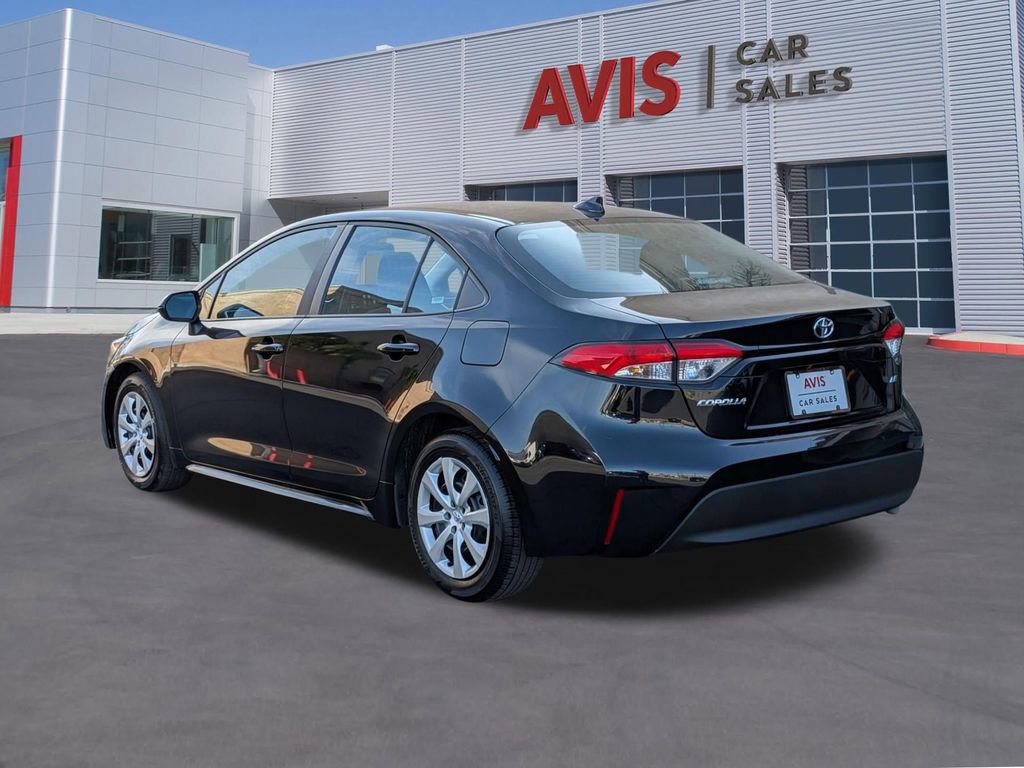 Used 2025 Toyota Corolla LE image 9