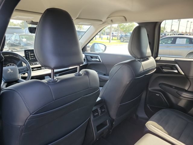 Used 2025 Mitsubishi Outlander SE FWD image 10