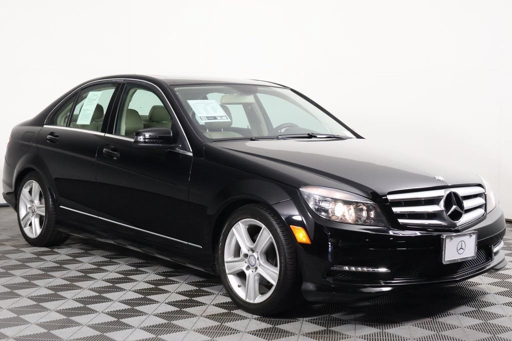 Used 2011 Mercedes-Benz C 300 Sedan image 3