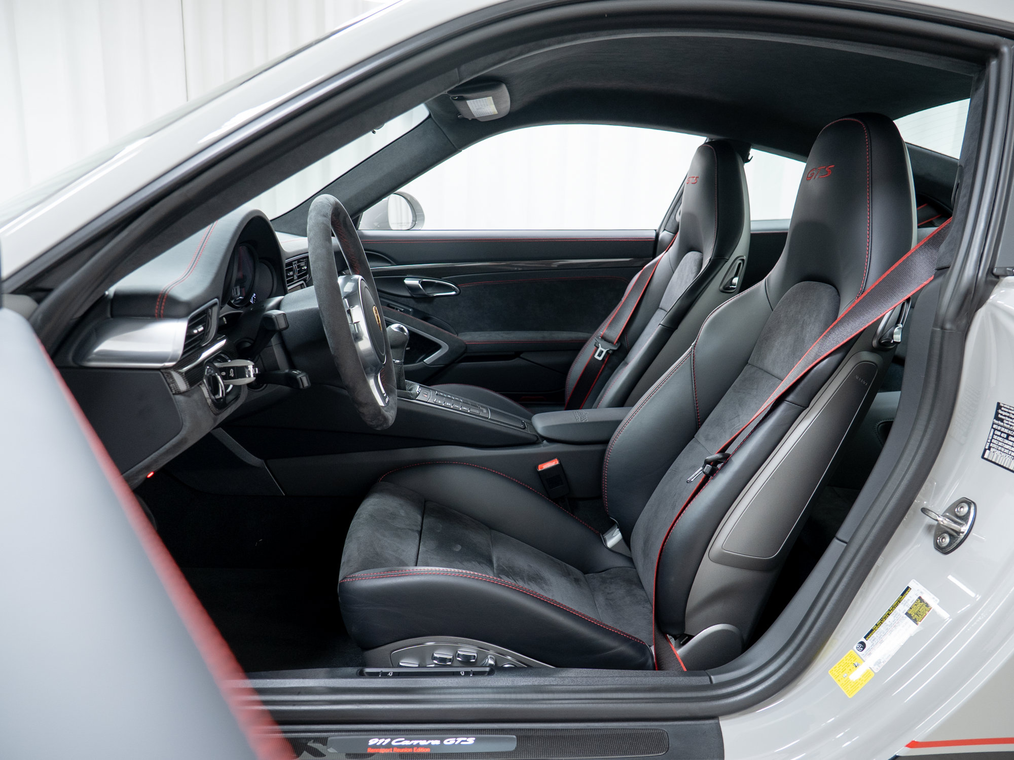 Certified 2016 Porsche 911 Carrera GTS RWD image 20