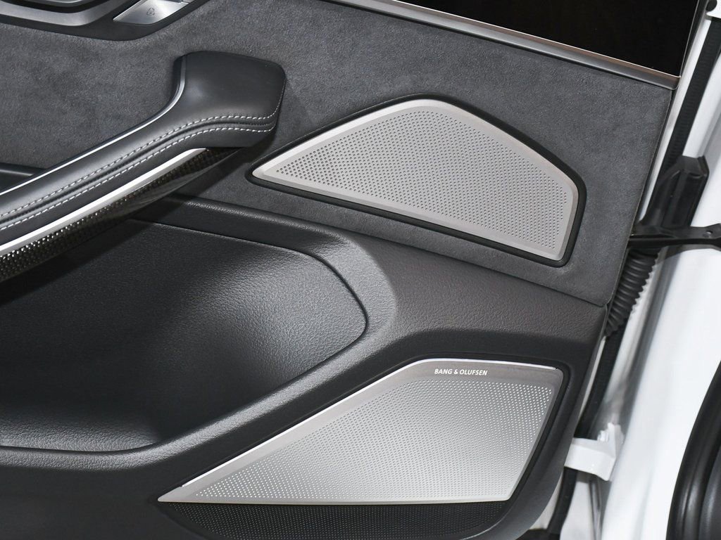 Used 2022 Audi S8 w/ S8 Comfort Plus Package AWD/4WD image 17