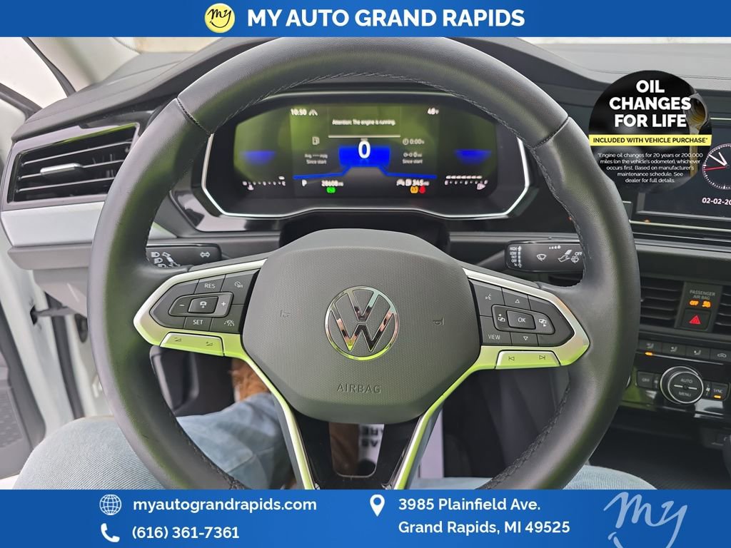 Used 2024 Volkswagen Jetta SE image 14