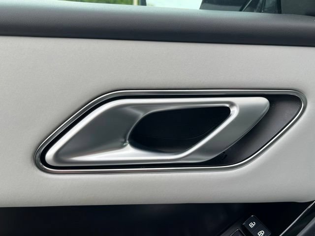 Used 2026 Land Rover Range Rover Velar Dynamic SE AWD/4WD image 15