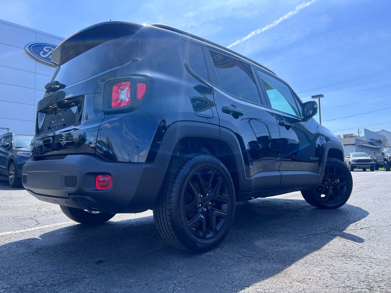 Used 2023 Jeep Renegade Altitude AWD/4WD image 16