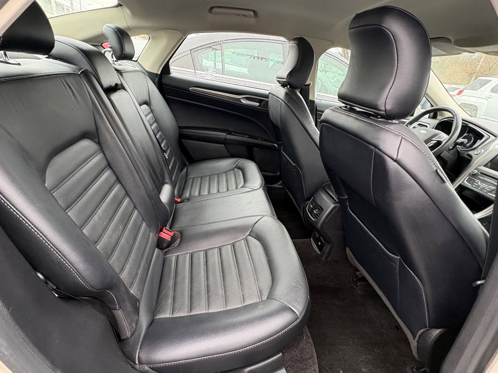 Used 2018 Ford Fusion SE w/ Equipment Group 602A image 14