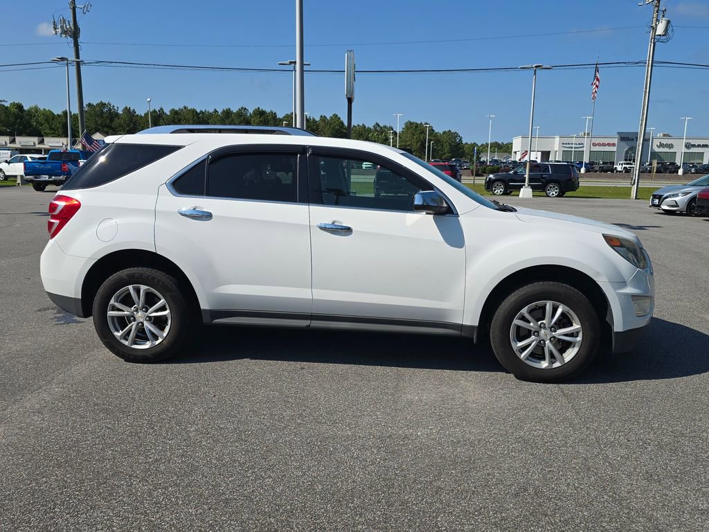 Used 2017 Chevrolet Equinox LT w/ Convenience Package FWD image 2