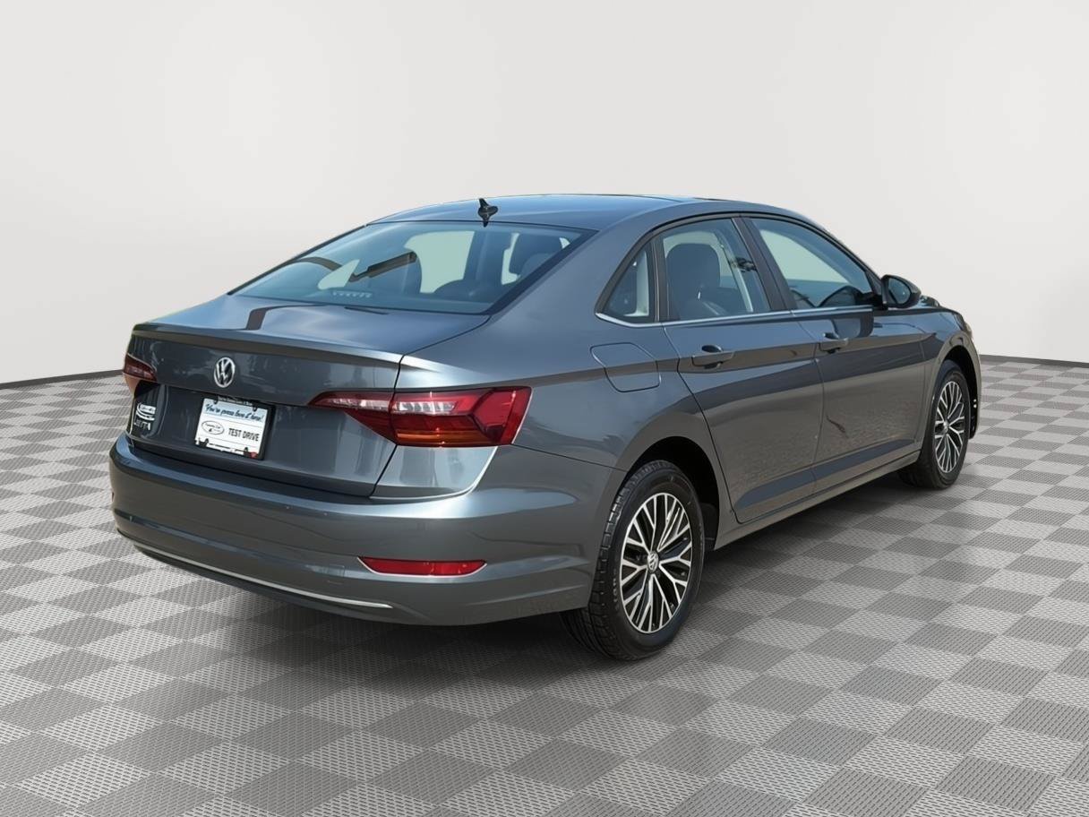 Used 2019 Volkswagen Jetta SE w/ Cold Weather Package FWD image 5
