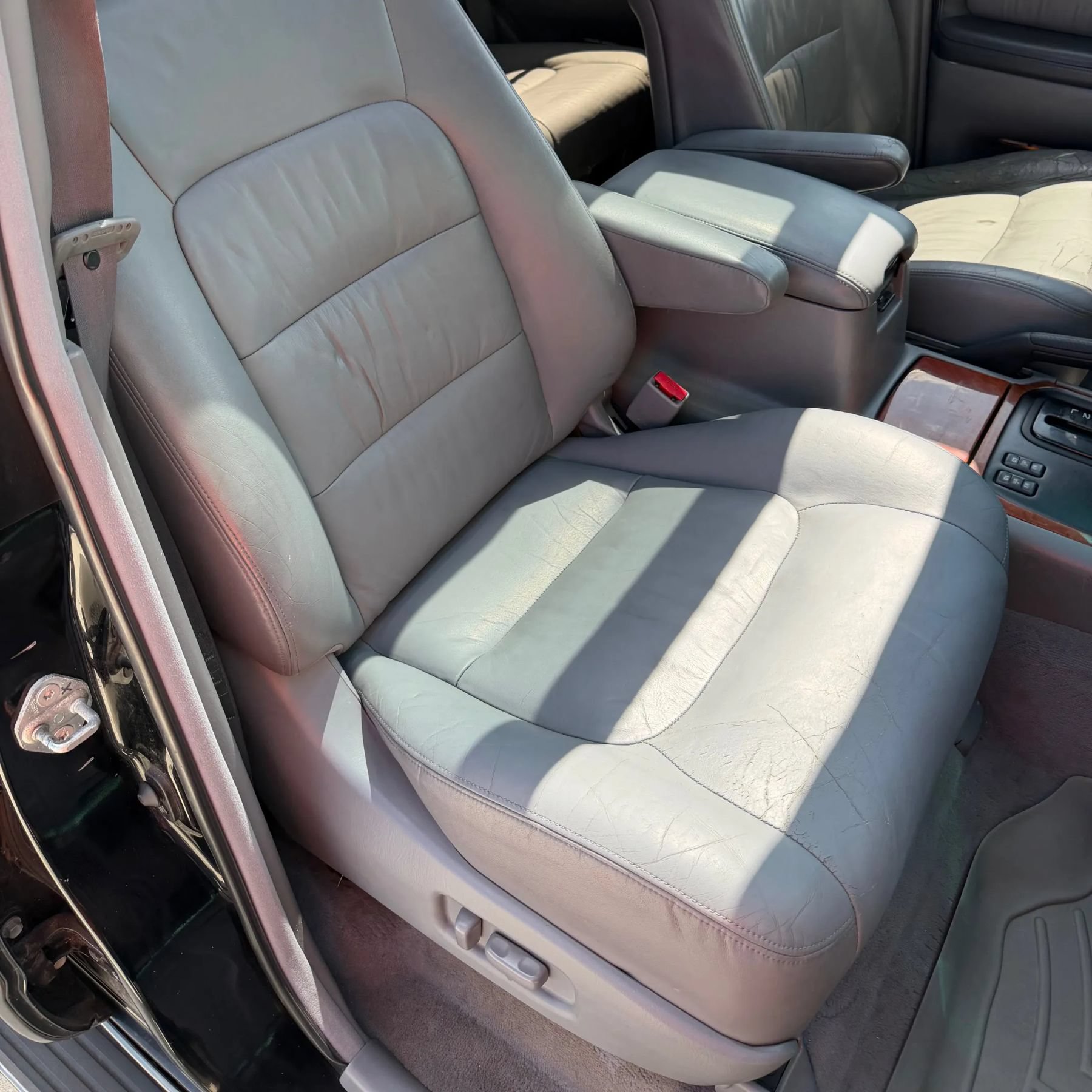 Used 1999 Lexus LX 470 4WD image 18
