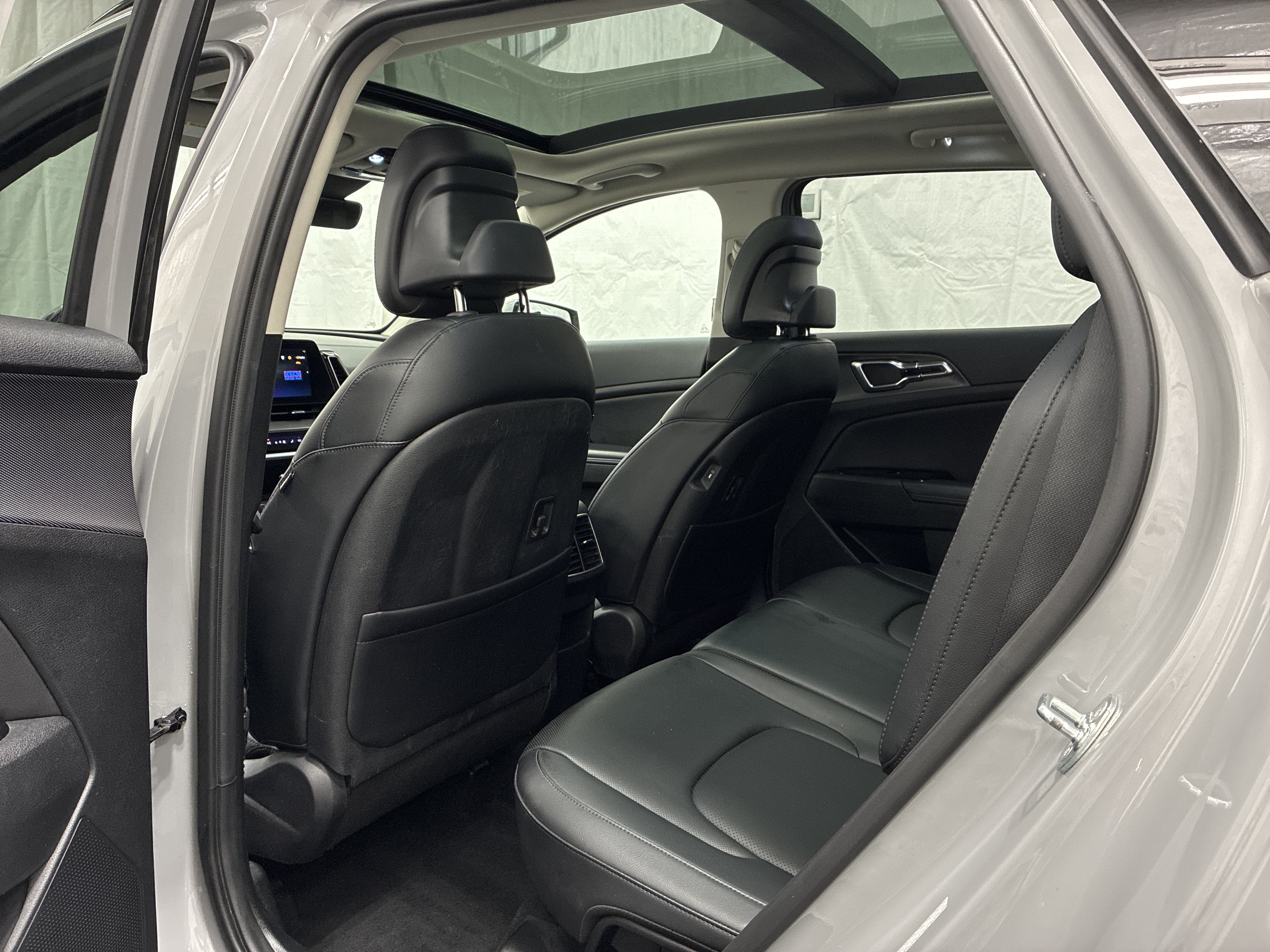 Certified 2023 Kia Sportage SX AWD/4WD image 11