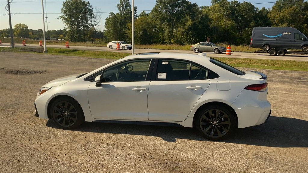 New 2025 Toyota Corolla XSE image 5