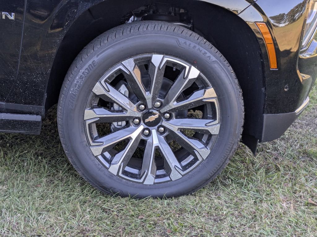 New 2025 Chevrolet Suburban High Country image 13