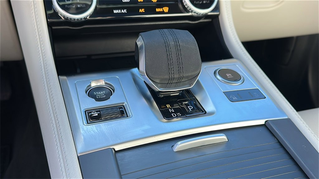 Used 2025 Jaguar F-PACE R-Dynamic S image 18