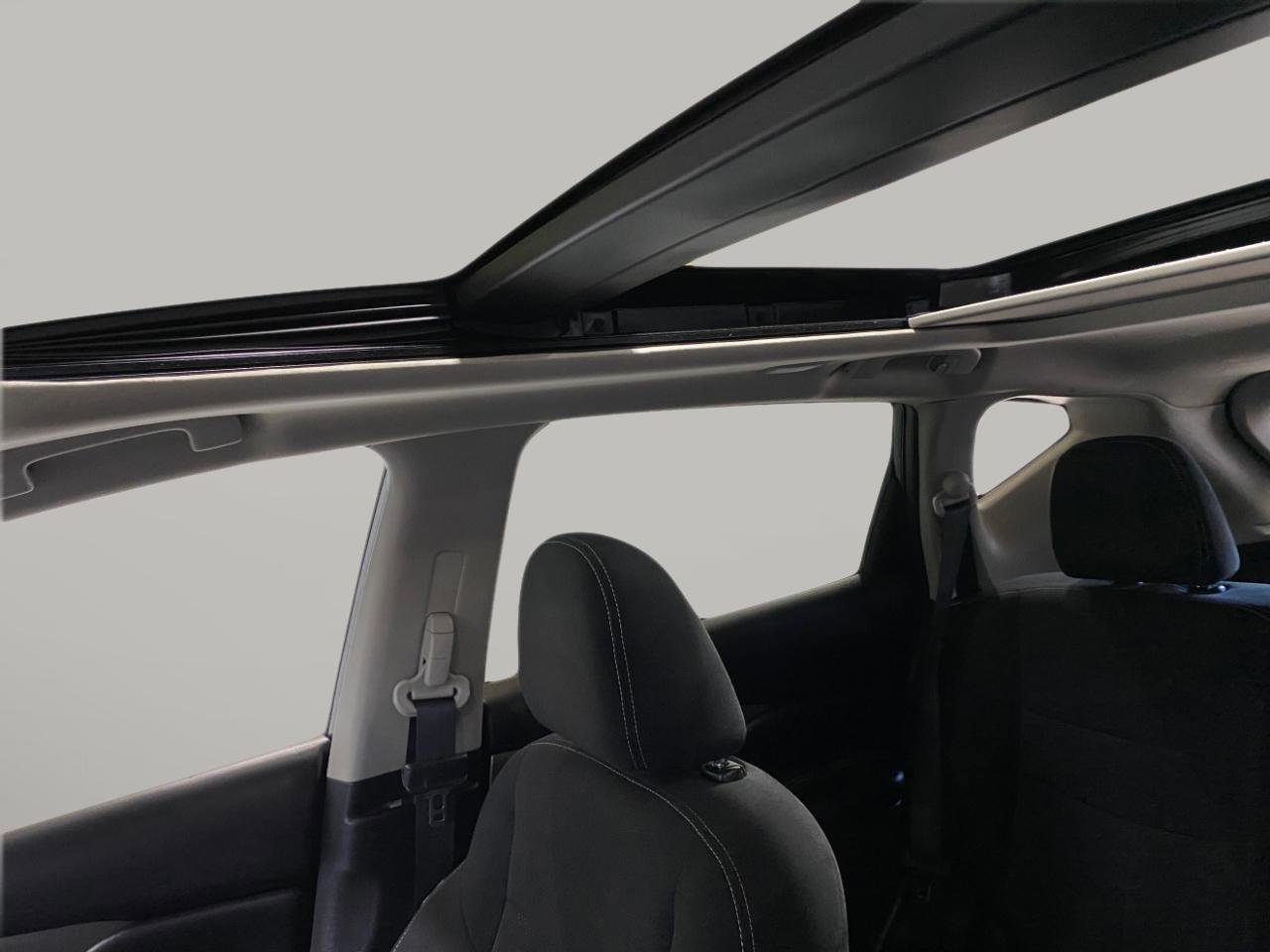 Used 2019 Nissan Murano SV w/ Premium Package AWD/4WD image 14