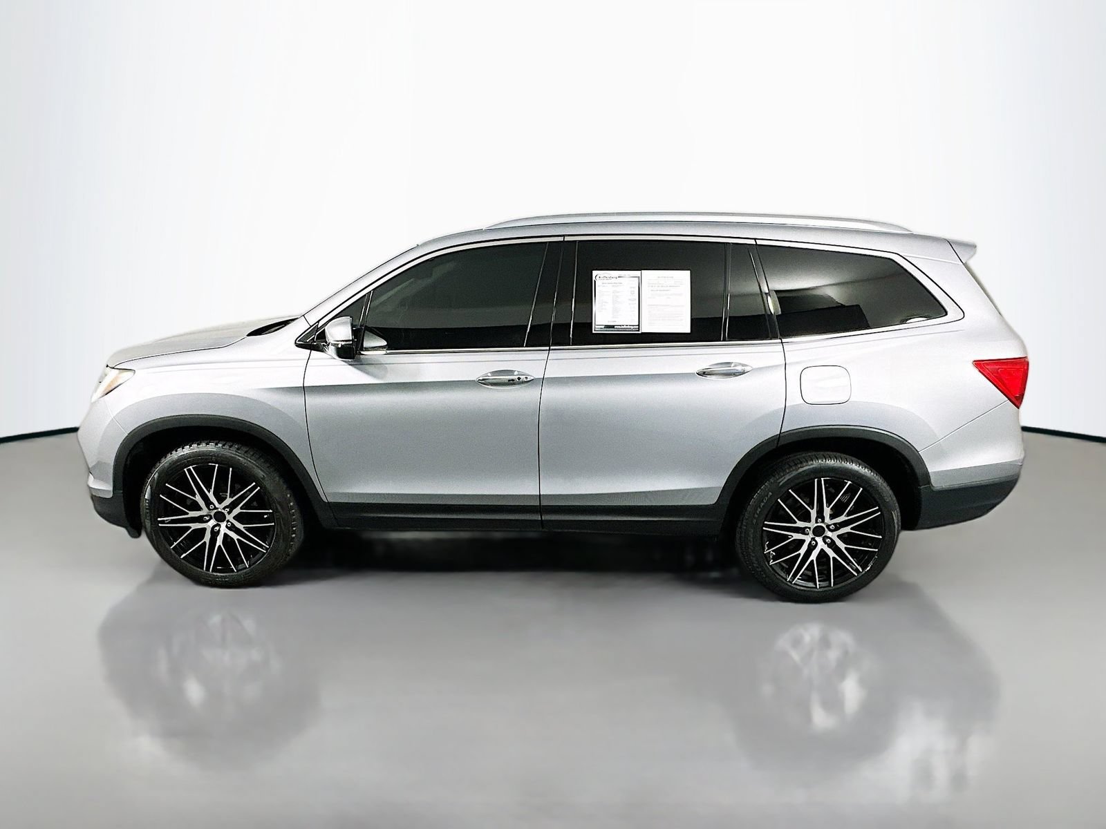 Used 2016 Honda Pilot Elite image 4