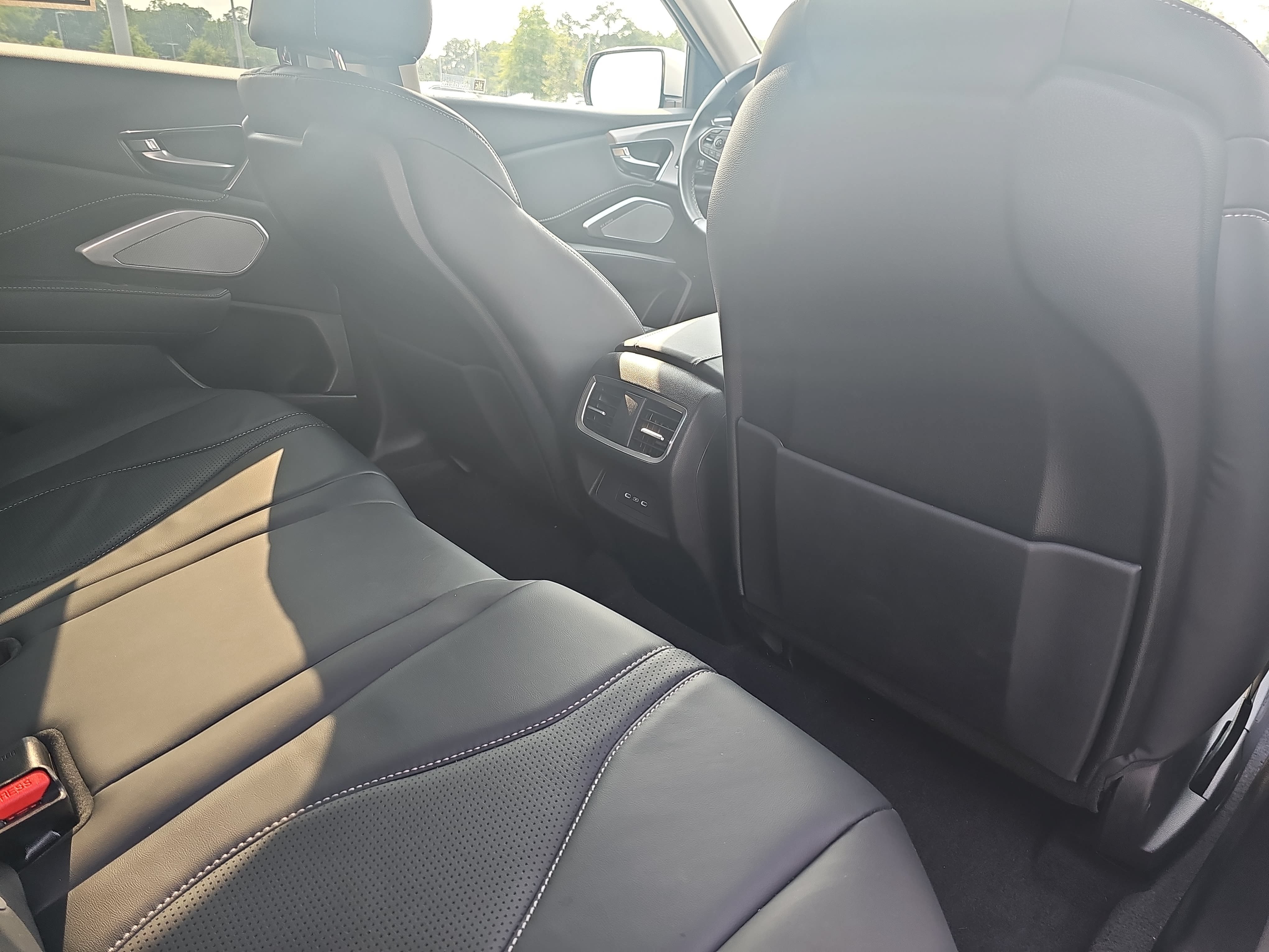Used 2024 Acura RDX SH-AWD w/ Technology Package image 11