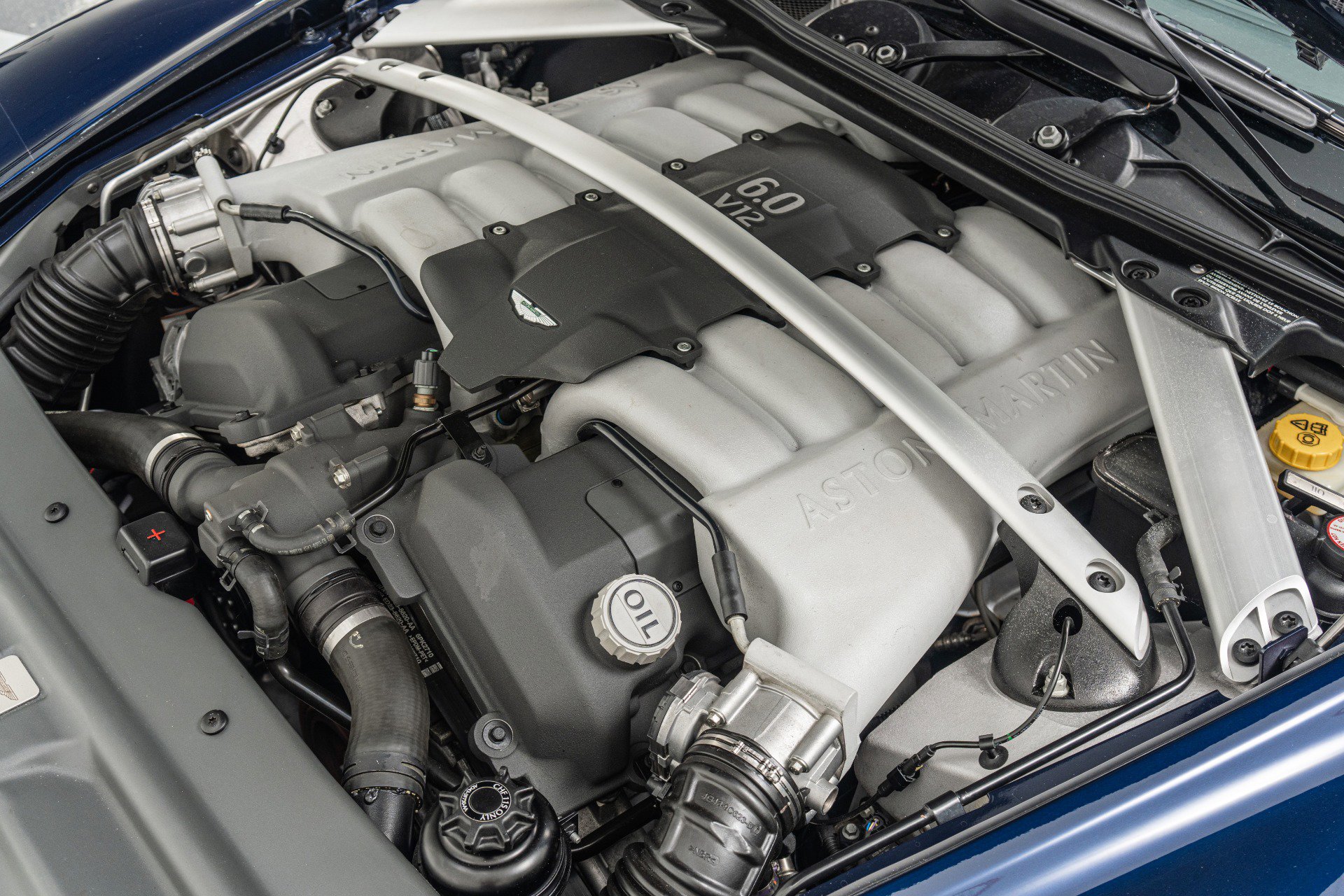 Used 2011 Aston Martin DB9 Volante RWD image 37