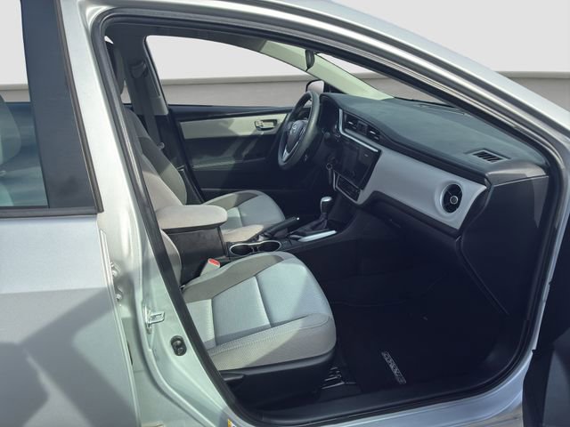 Used 2017 Toyota Corolla LE image 28