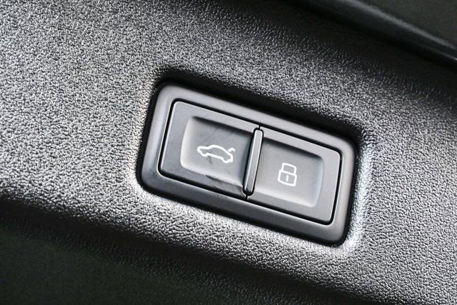 New 2025 Audi SQ5 Premium Plus image 29