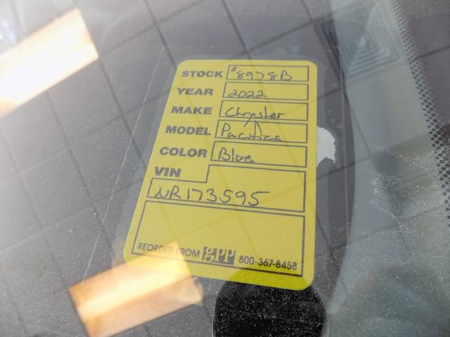 Used 2022 Chrysler Pacifica Touring-L image 41